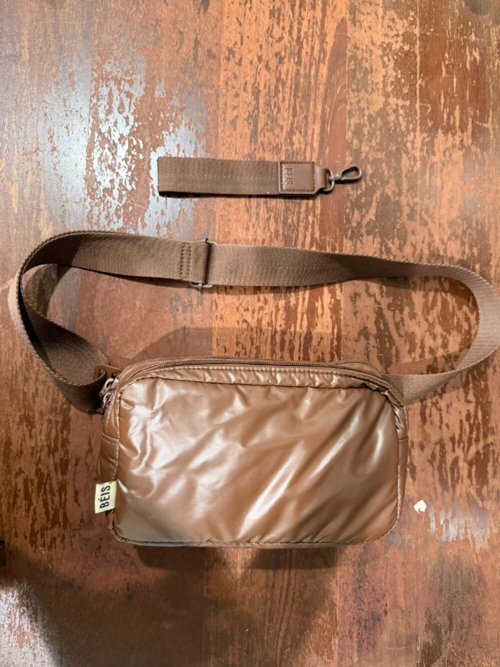 Béis Expandable Sling Pouch (Convertible Backpack) - Picture 5 of 7